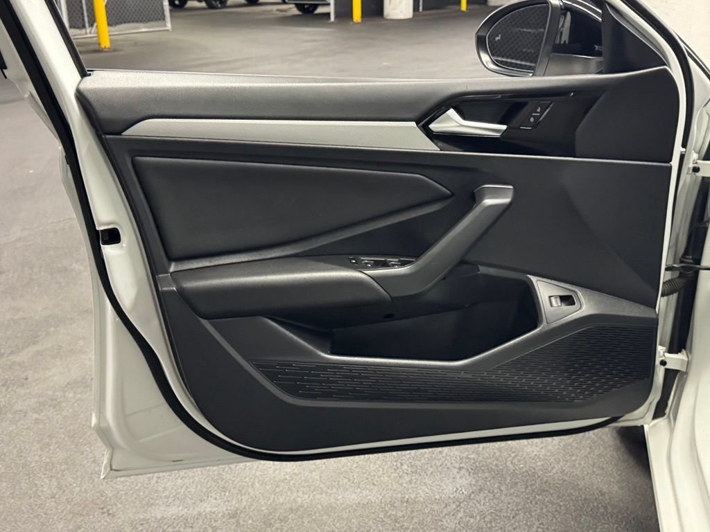 Used 2019 Volkswagen Jetta R-Line w/ R-Line Cold Weather Package FWD image 16