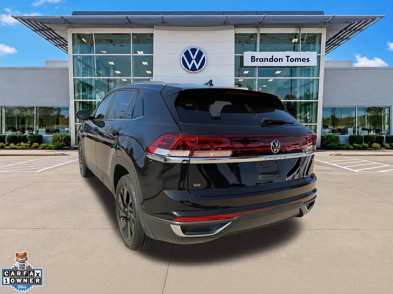 Used 2024 Volkswagen Atlas Cross Sport SE FWD image 8