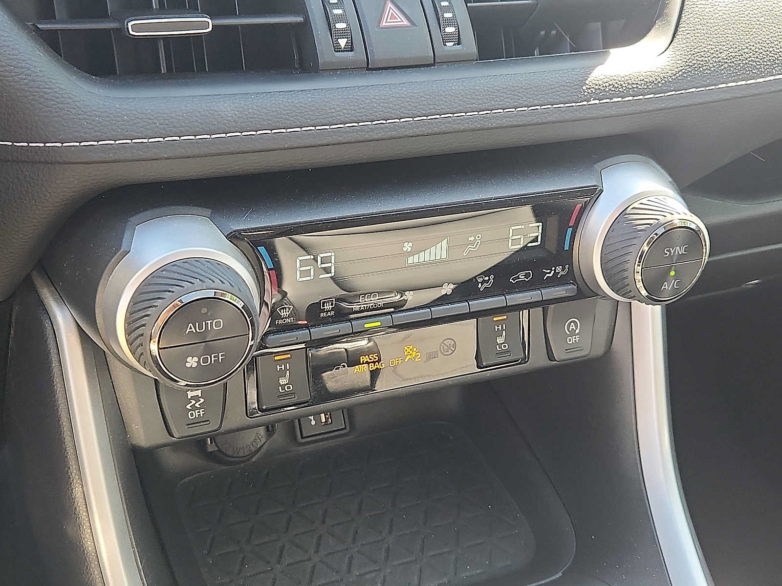 Used 2024 Toyota RAV4 XLE Premium w/ Weather Package AWD/4WD image 15
