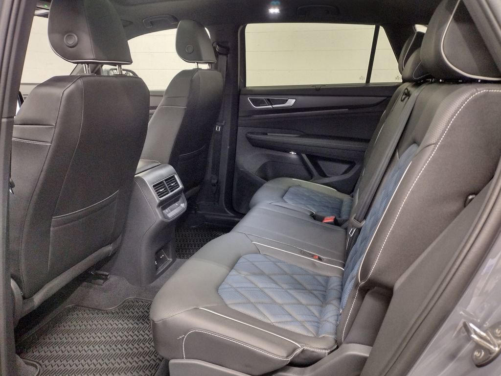 New 2026 Volkswagen Atlas Cross Sport SEL Premium R-Line image 28