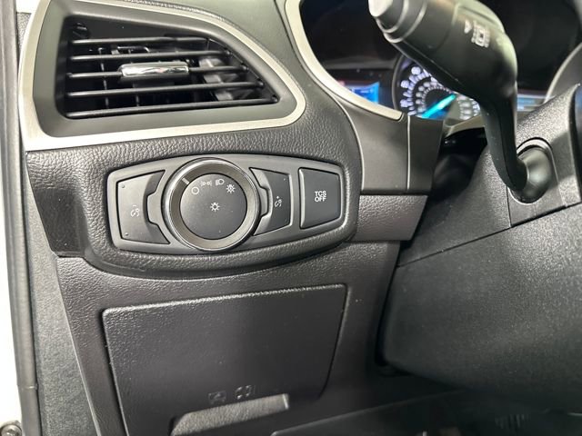 Used 2021 Ford Edge SE image 19