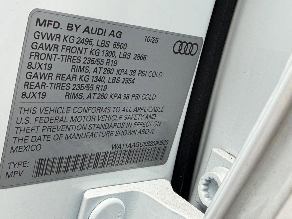 Used 2025 Audi Q5 Premium w/ Convenience Package image 24