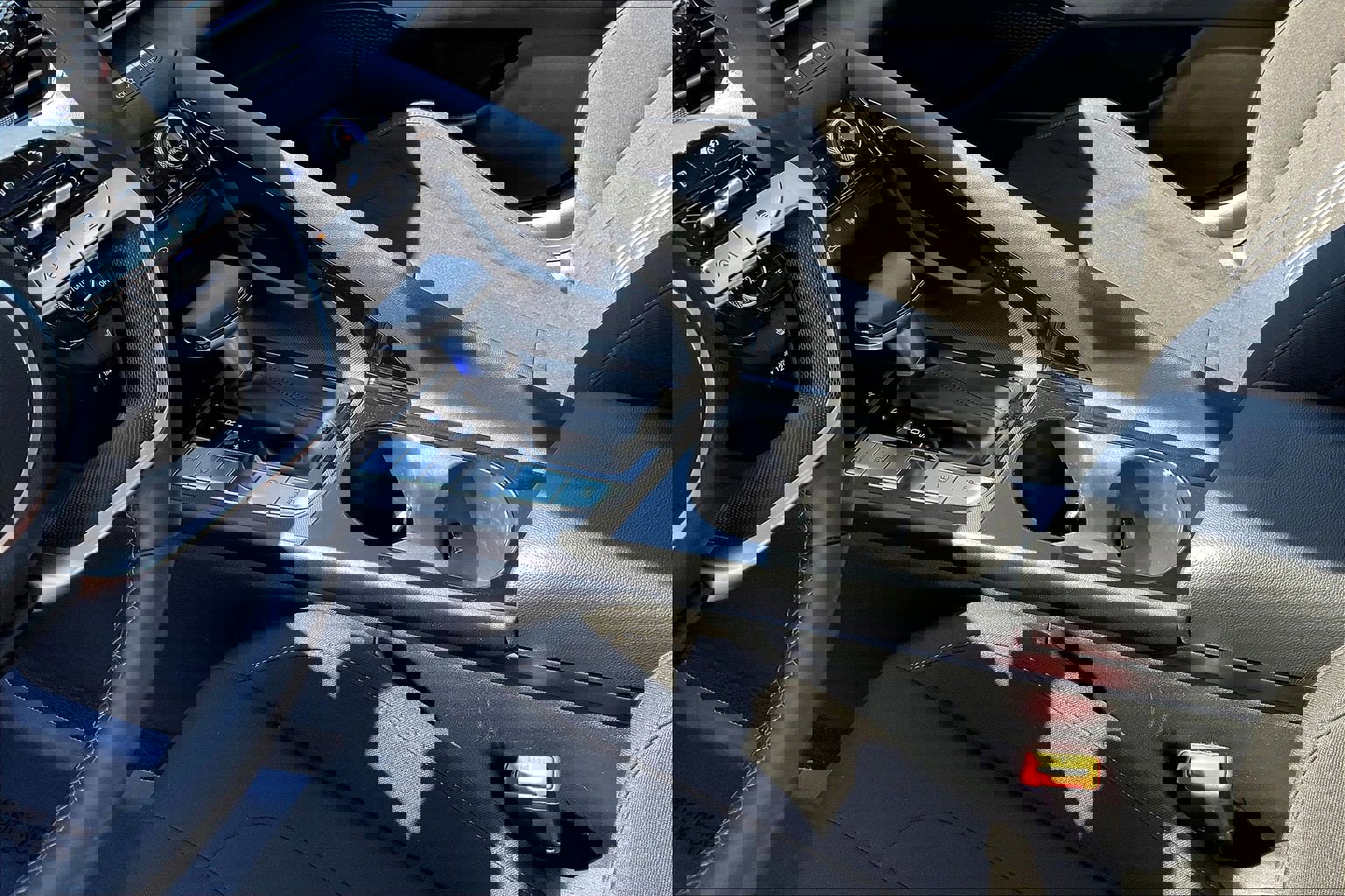 Certified 2025 Hyundai Elantra SEL image 18