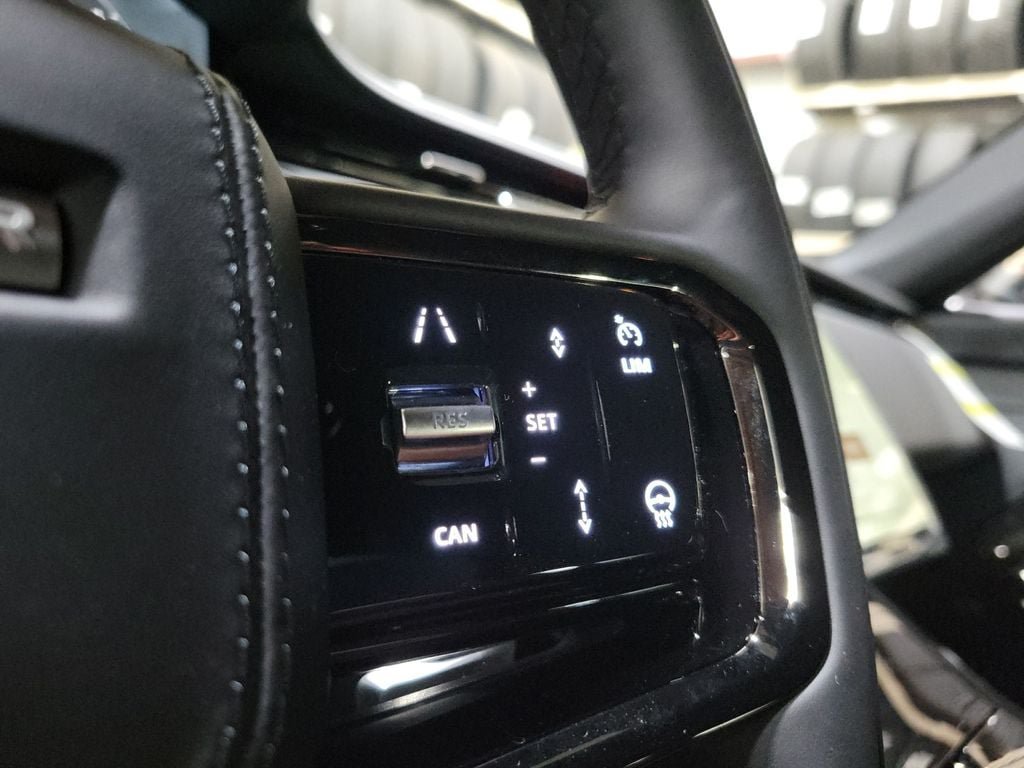 New 2026 Land Rover Range Rover Sport Dynamic SE AWD/4WD image 16