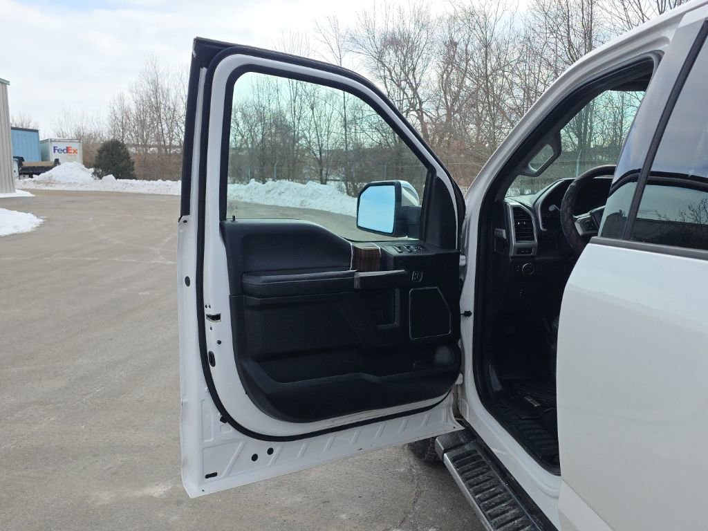 Used 2017 Ford F150 Lariat image 17