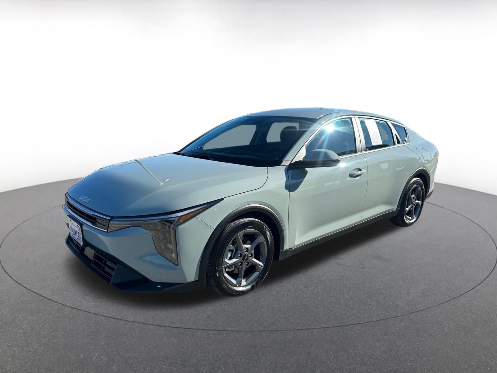 Used 2025 Kia K4 LXS image 4