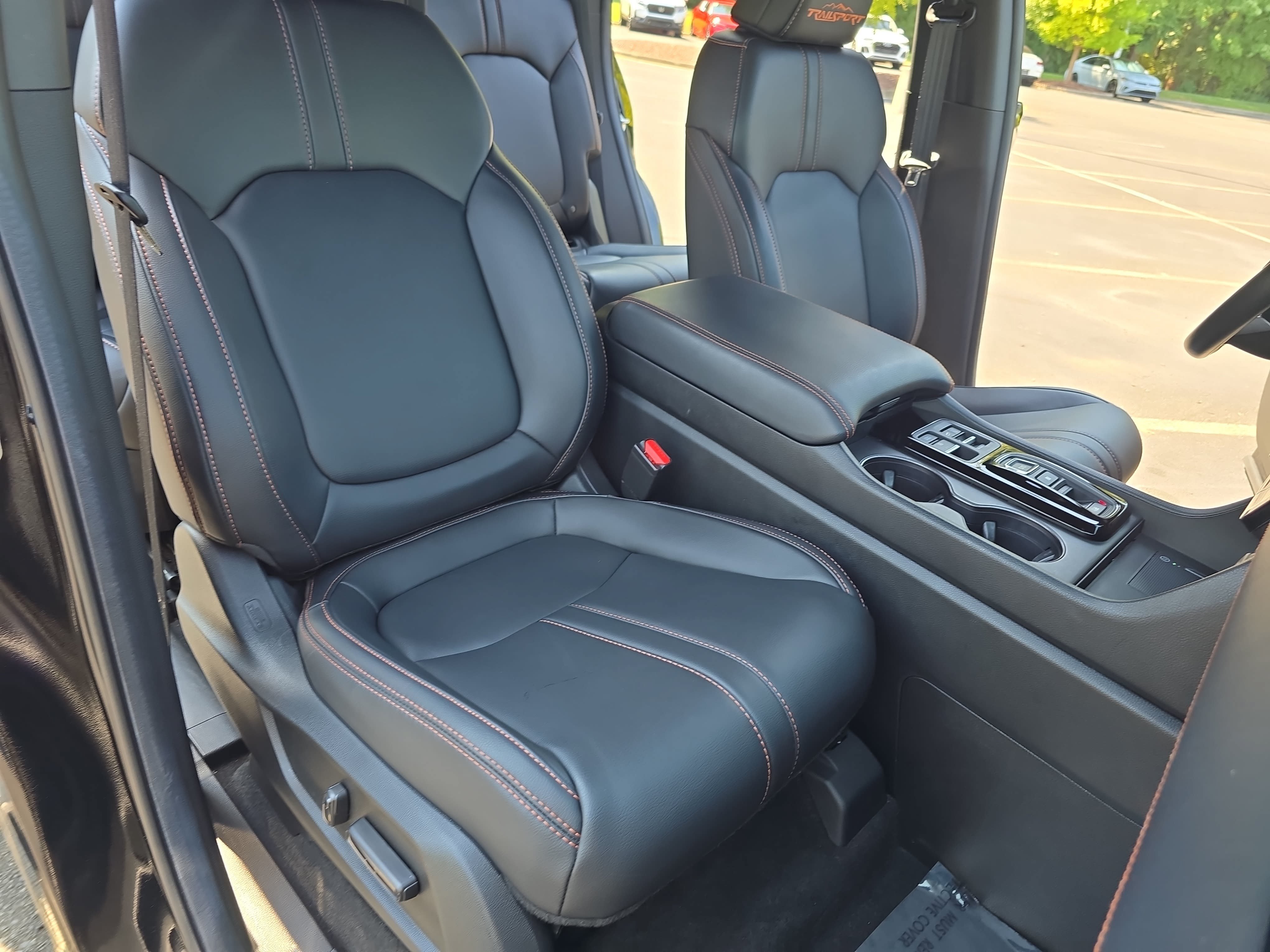 Certified 2025 Honda Pilot TrailSport image 10