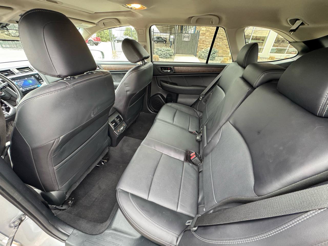 Used 2018 Subaru Outback 2.5i Limited AWD/4WD image 9