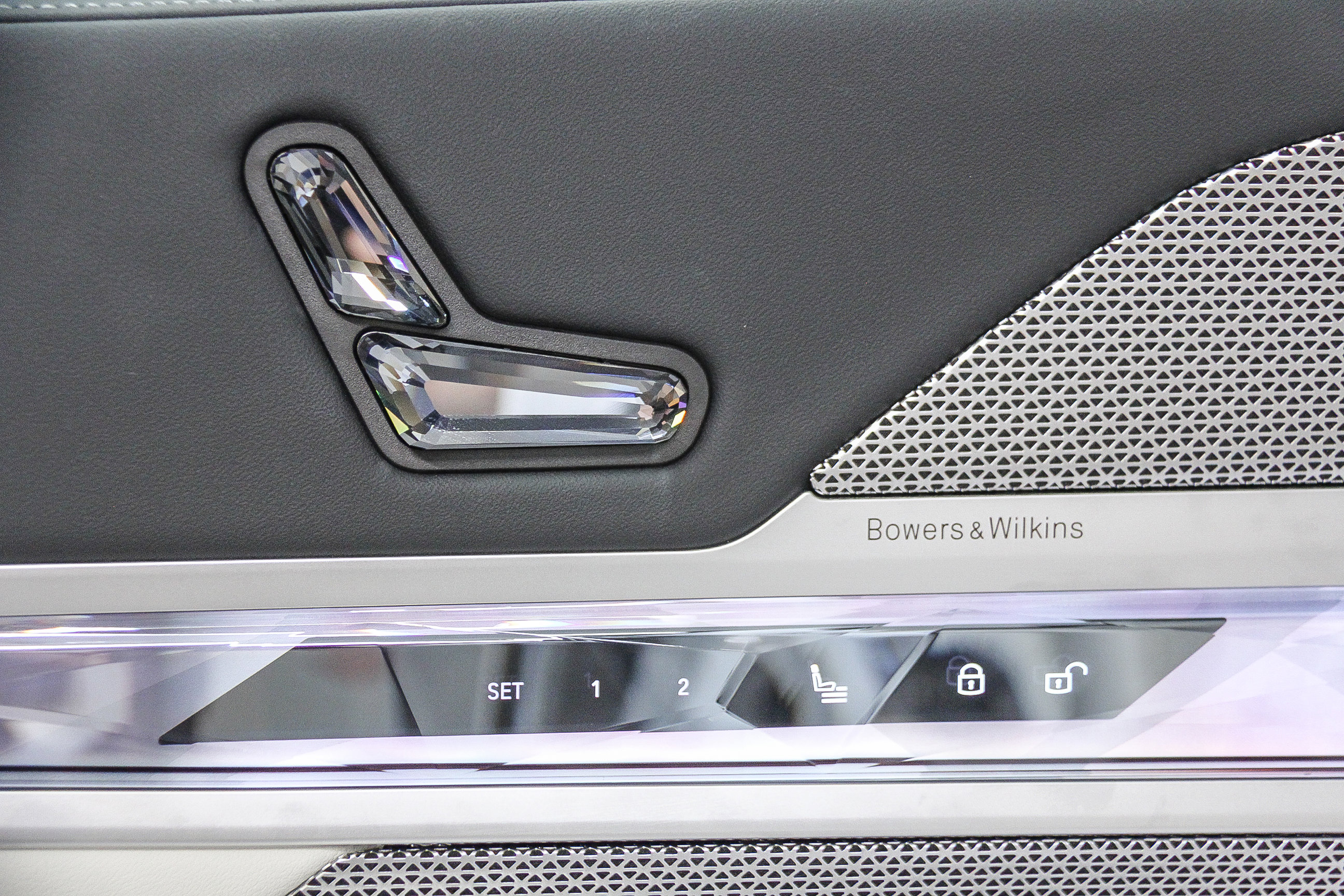 Used 2025 BMW i7 xDrive60 image 21