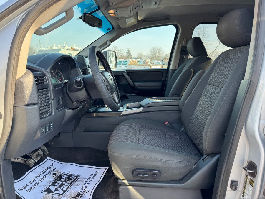 Used 2014 Nissan Titan SV image 15