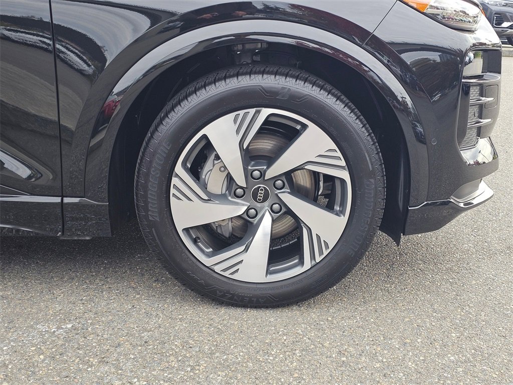 Used 2025 Audi Q6 e-tron Prestige w/ 20" Wheel Package image 10