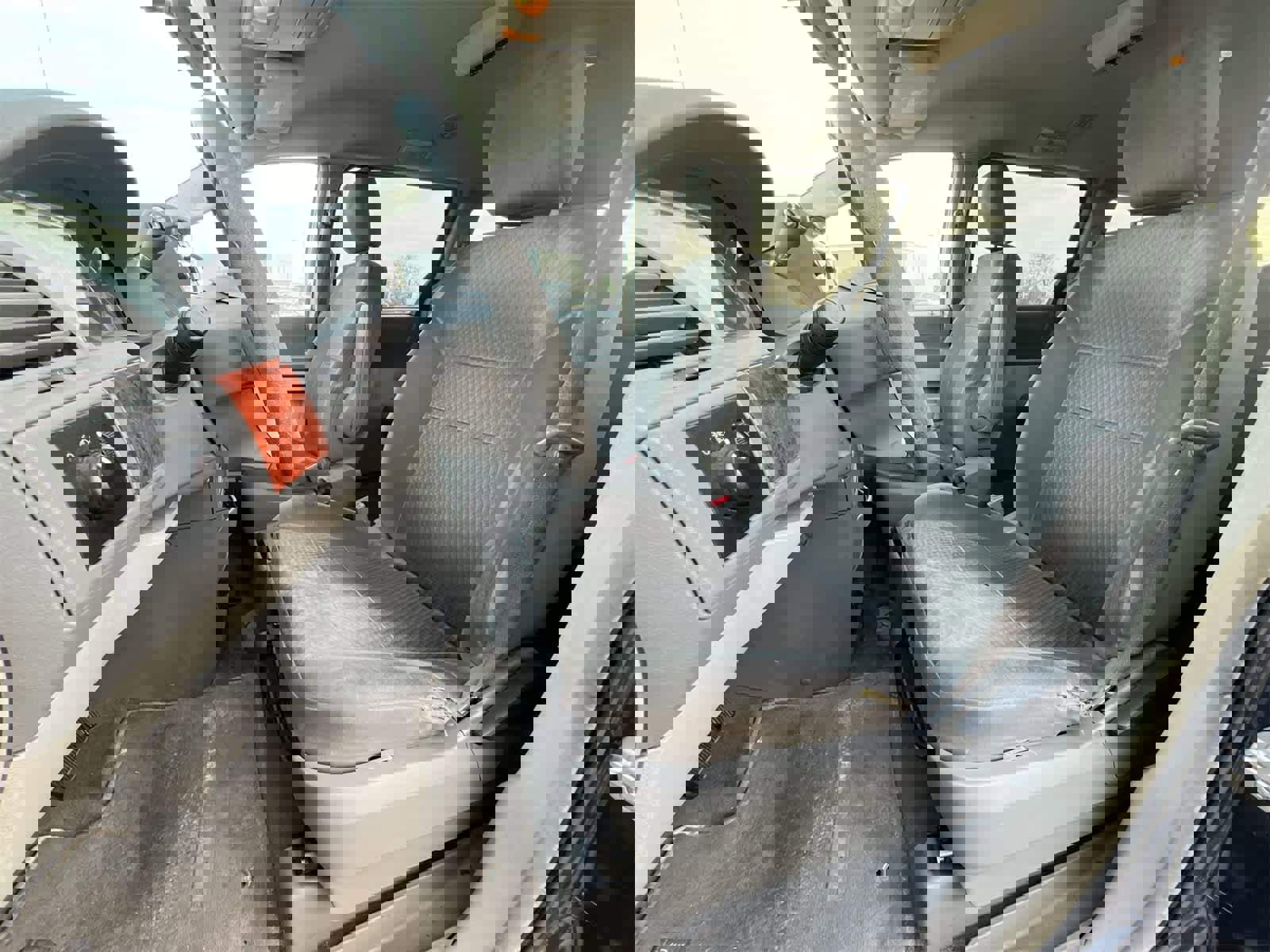 Used 2009 Chrysler Town & Country LX image 16