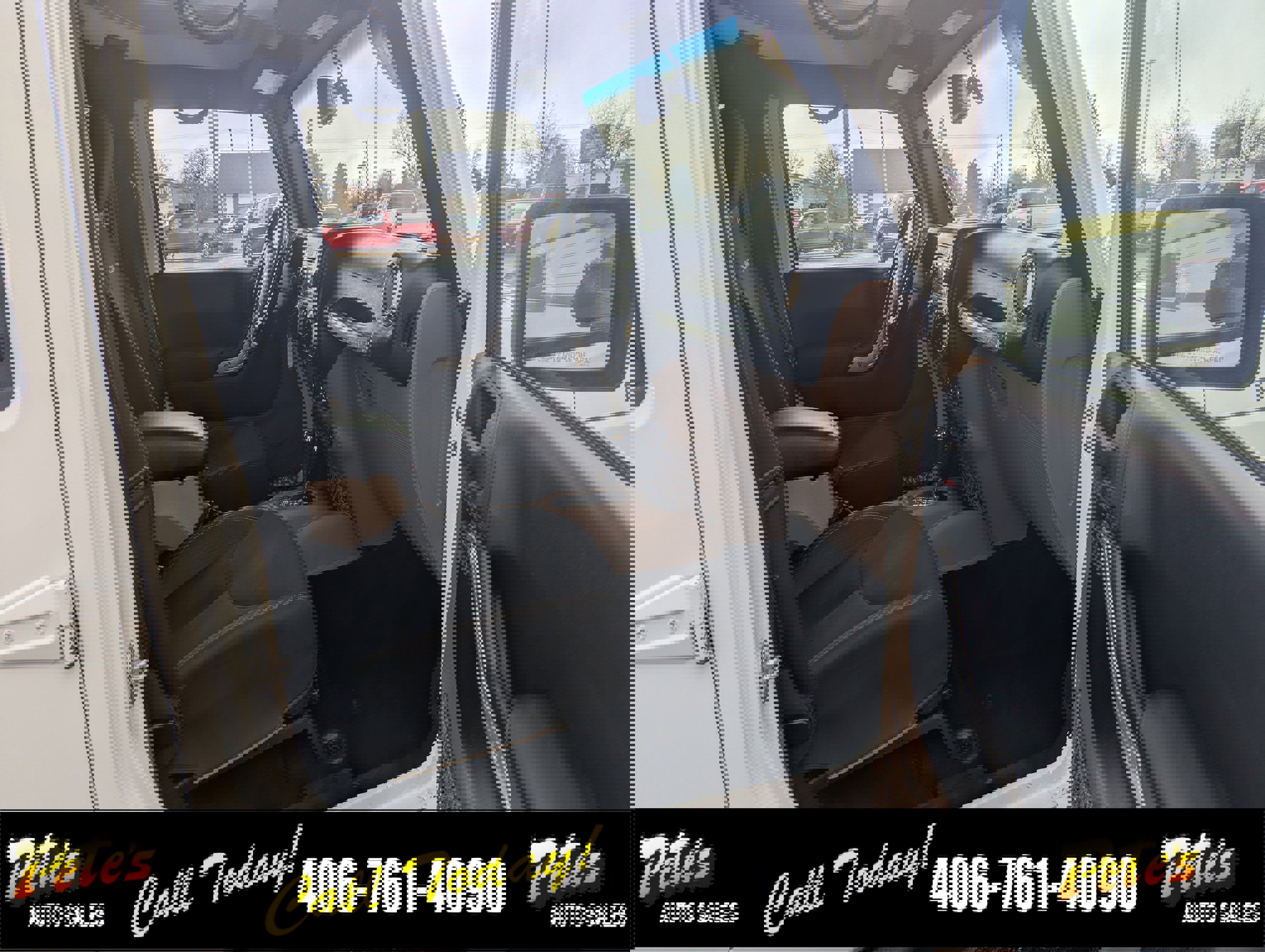 Used 2015 Jeep Wrangler Unlimited Rubicon w/ Max Tow Package image 17