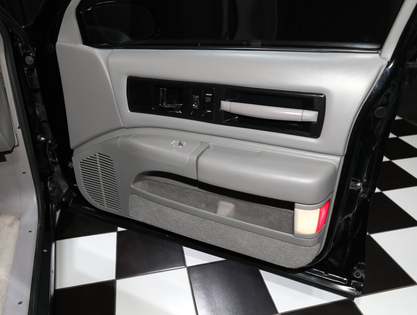 Used 1996 Chevrolet Impala SS RWD image 33