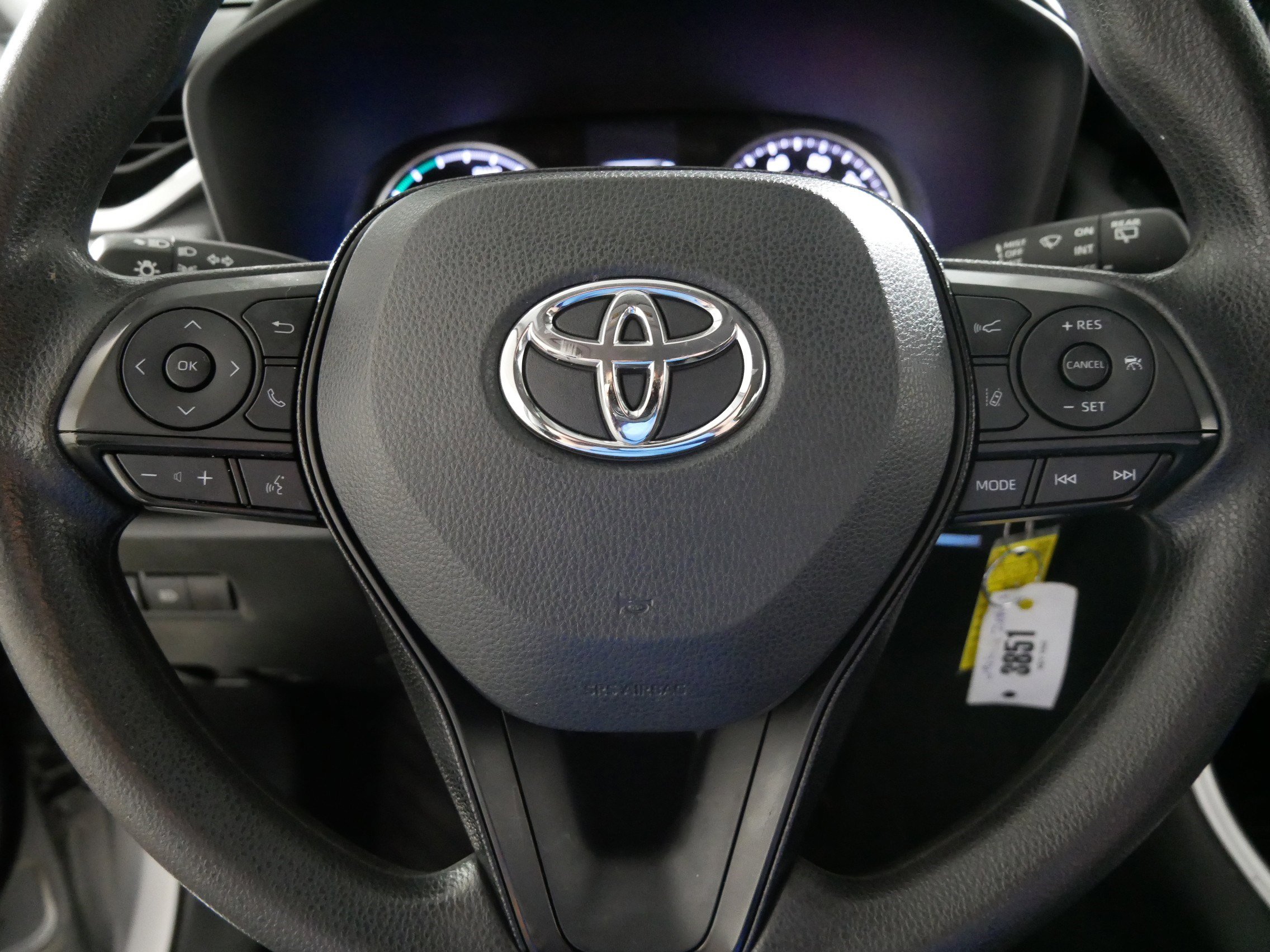 Used 2021 Toyota RAV4 LE AWD/4WD image 24