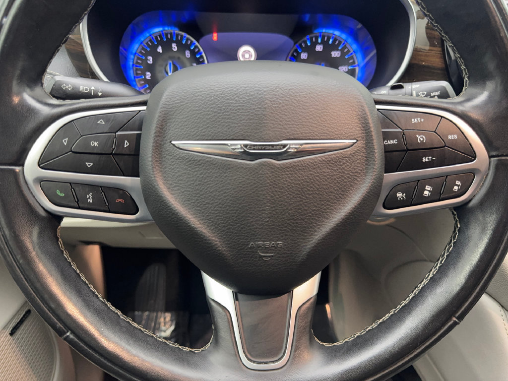 Used 2022 Chrysler Pacifica Limited FWD image 62