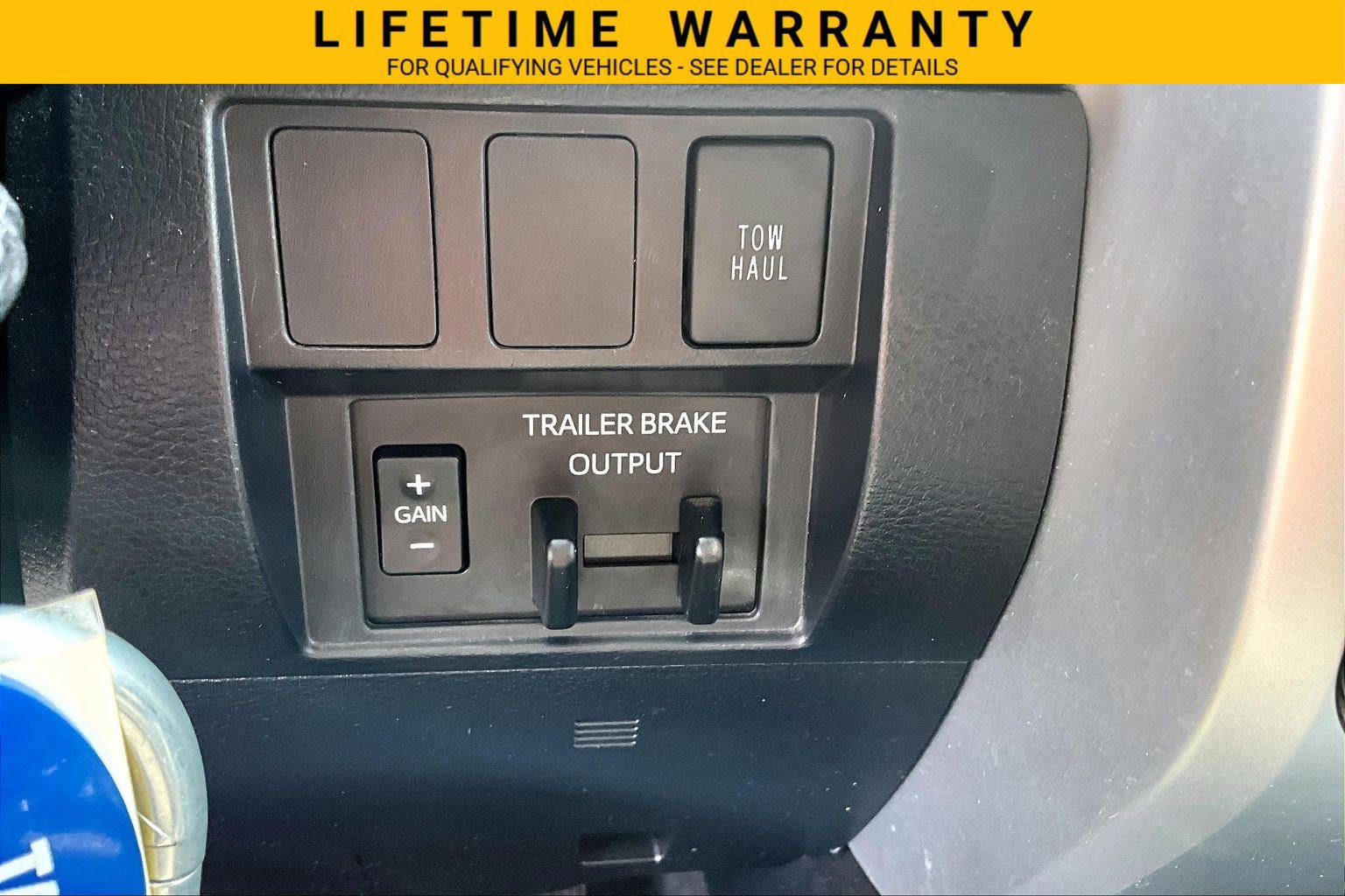 Used 2020 Toyota Tundra SR5 w/ SR5 Convenience Package AWD/4WD image 28