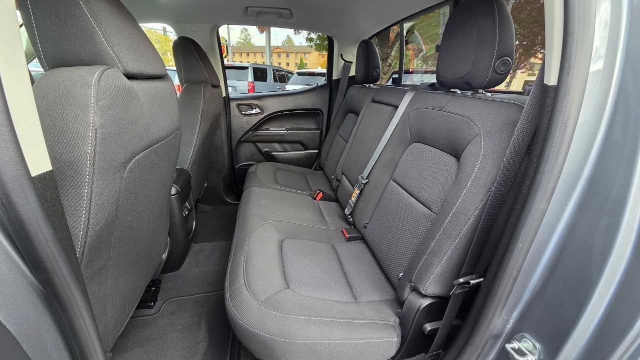 Used 2022 Chevrolet Colorado LT w/ LT Convenience Package AWD/4WD image 16