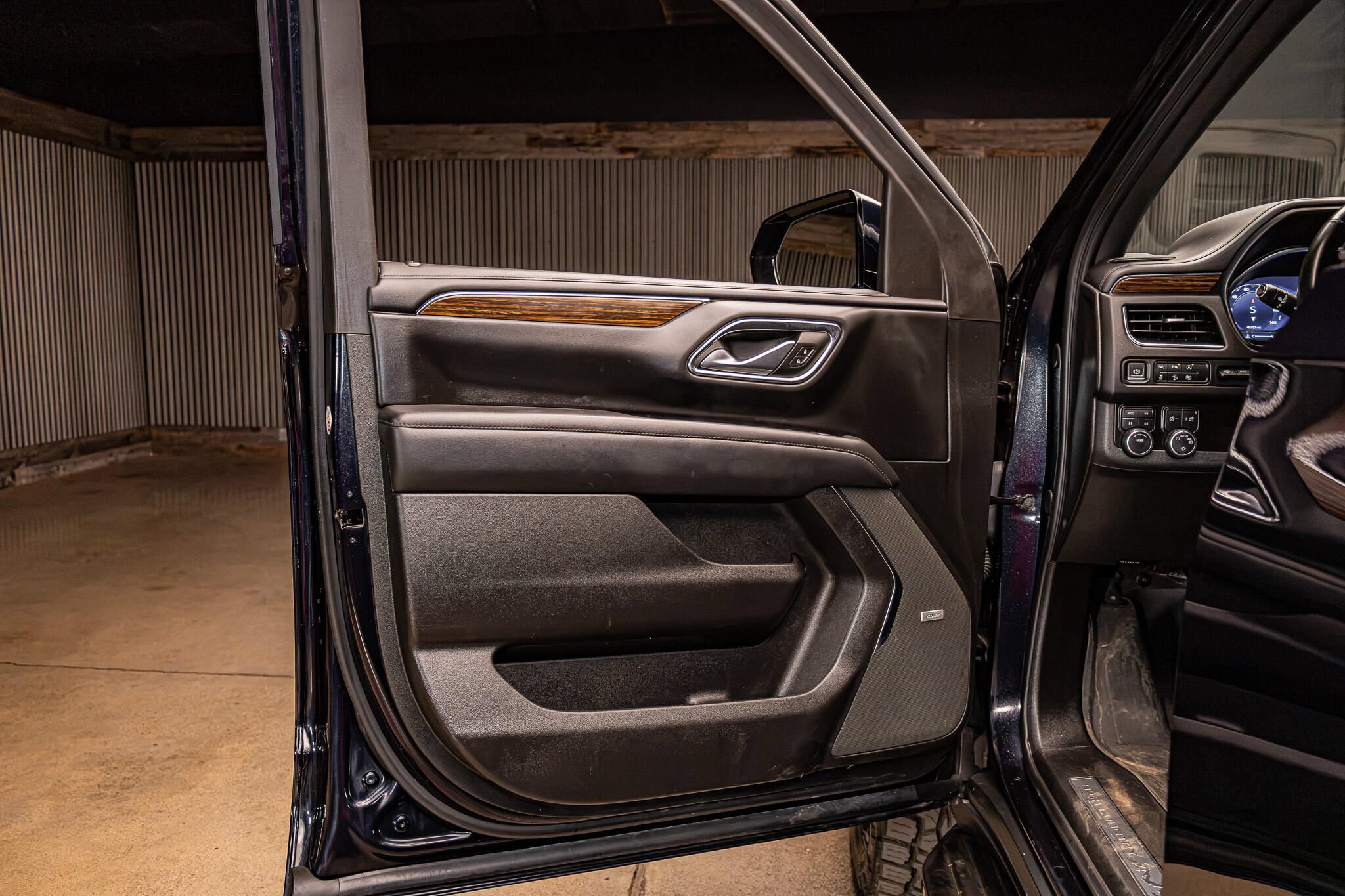 Used 2023 Chevrolet Tahoe High Country AWD/4WD image 30