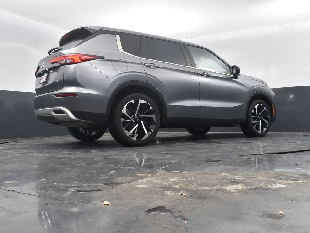 Used 2022 Mitsubishi Outlander SE image 50