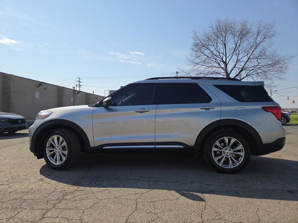 Used 2020 Ford Explorer XLT w/ Equipment Group 202A image 21