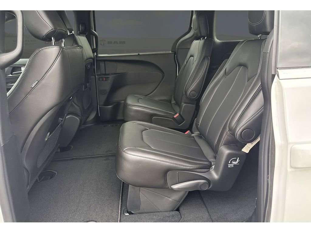 New 2026 Chrysler Pacifica Select image 37