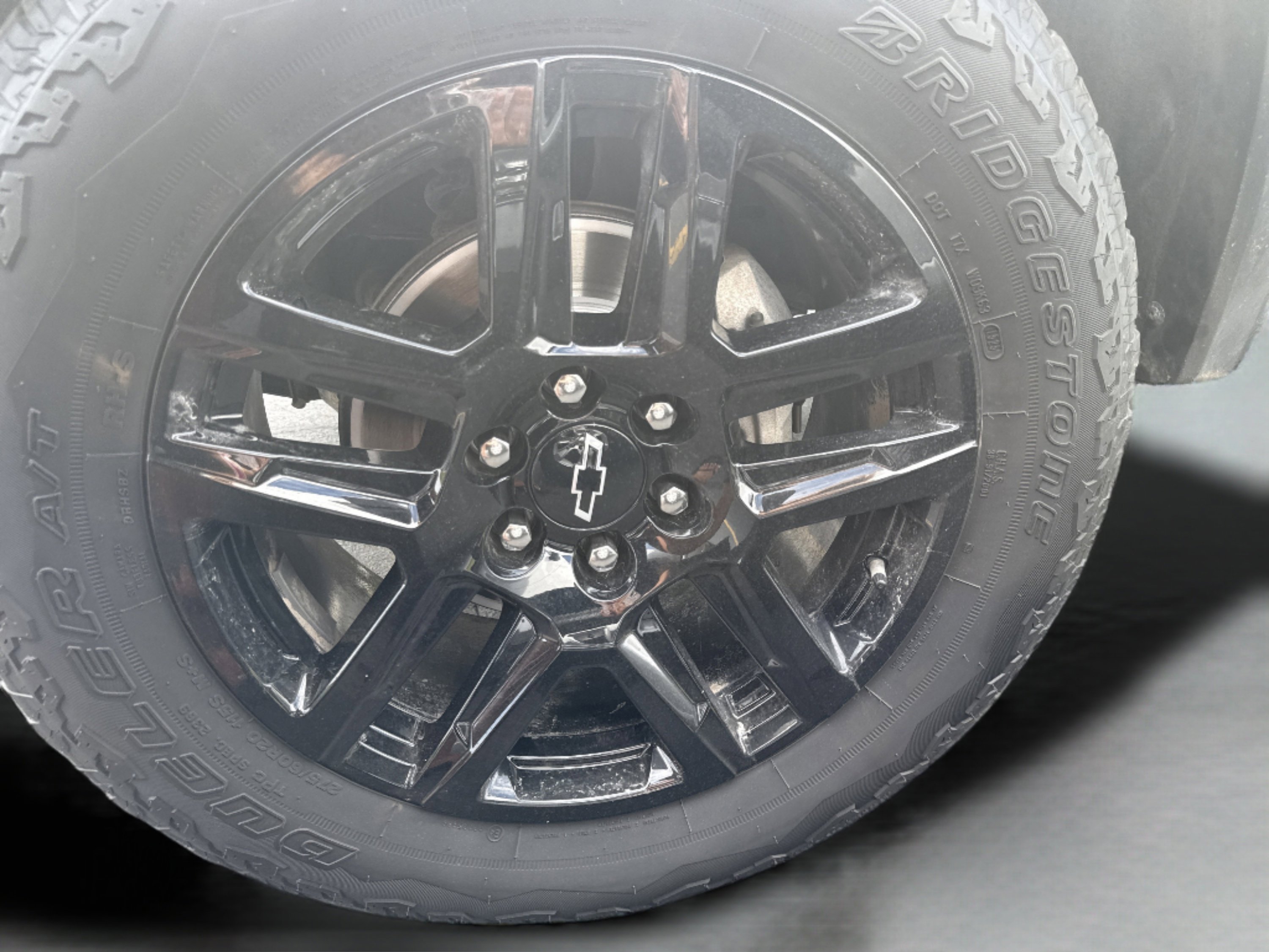 Used 2025 Chevrolet Colorado Trail Boss AWD/4WD image 2