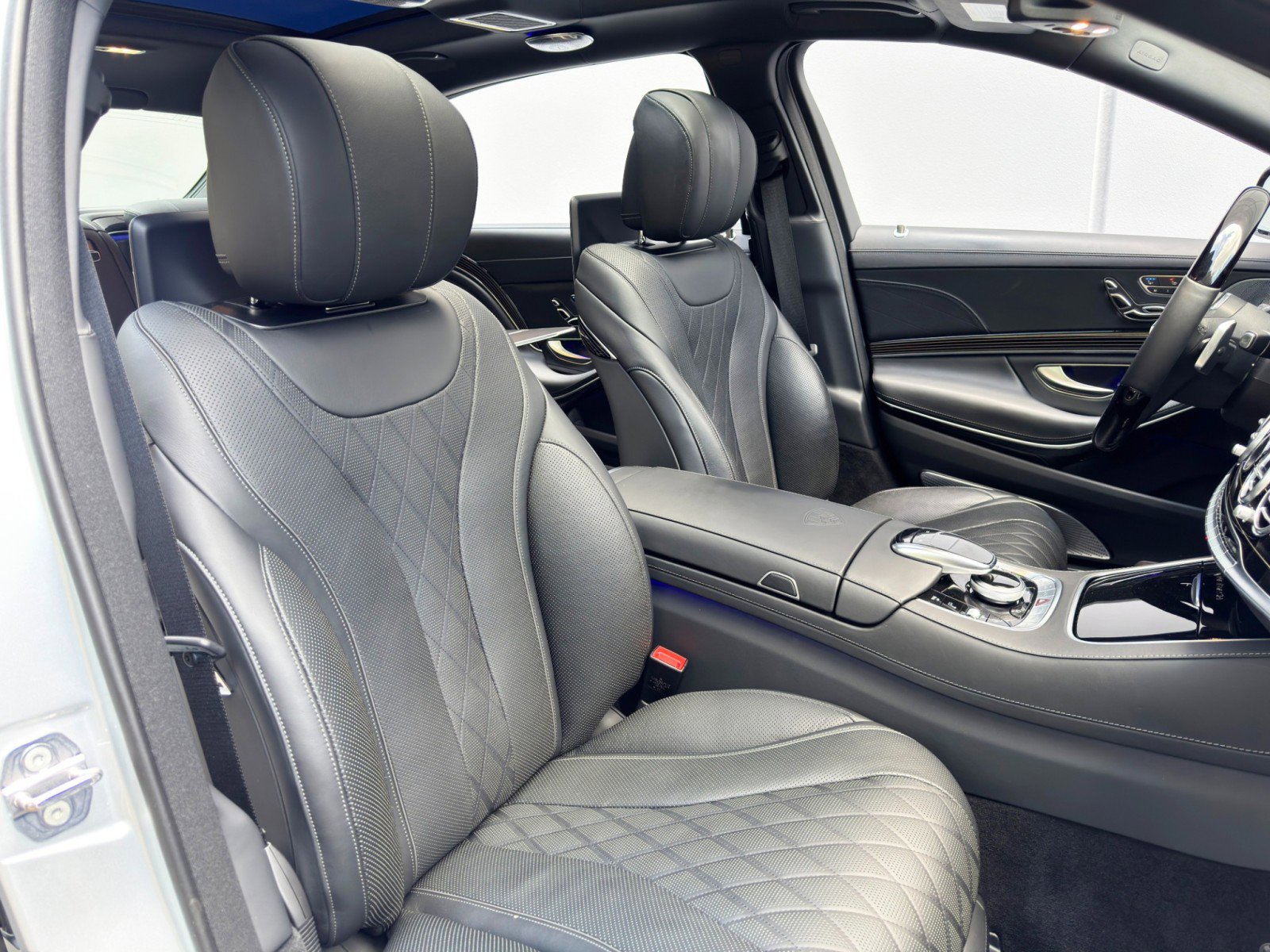 Used 2020 Mercedes-Benz Maybach S 560 4MATIC image 56