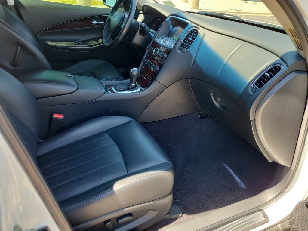 Used 2017 INFINITI QX50 AWD w/ Premium Plus Package image 21