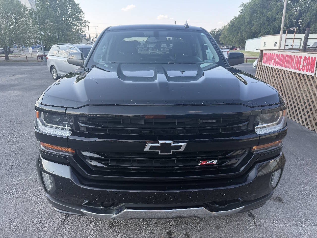Used 2018 Chevrolet Silverado 1500 LT w/ All Star Edition AWD/4WD image 3