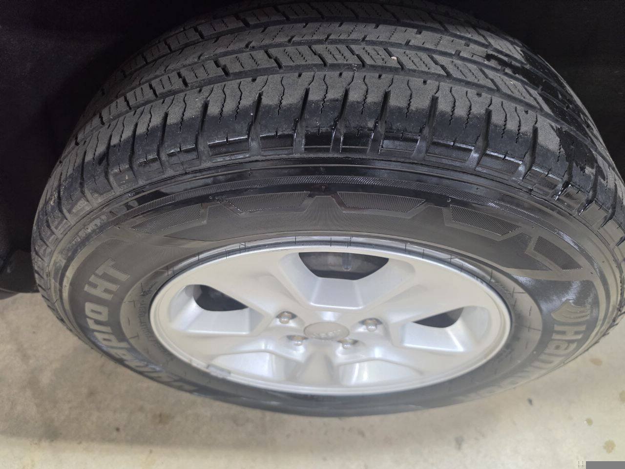 Used 2014 Jeep Grand Cherokee Laredo AWD/4WD image 13