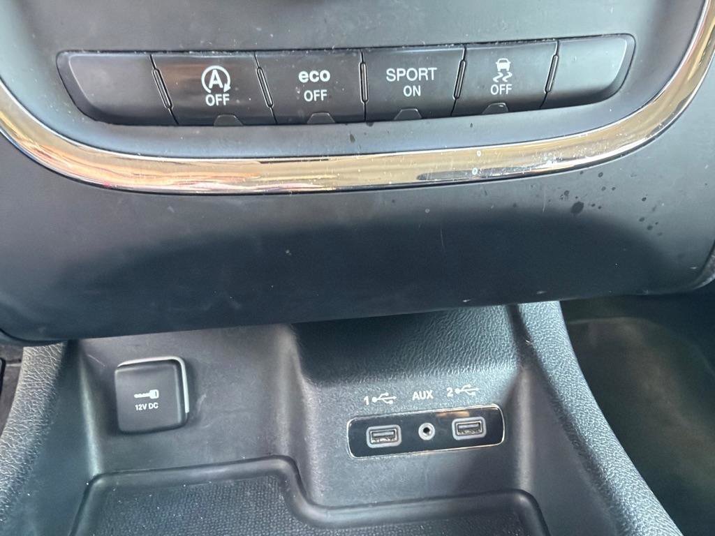 Used 2018 Dodge Durango SXT w/ 3rd Row Seating Group RWD image 23