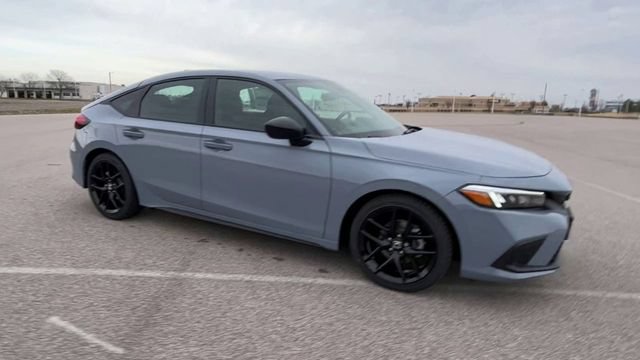 Used 2023 Honda Civic Sport image 2