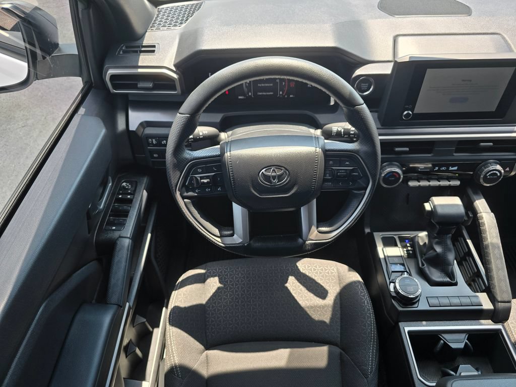 Used 2025 Toyota 4Runner SR5 AWD/4WD image 17