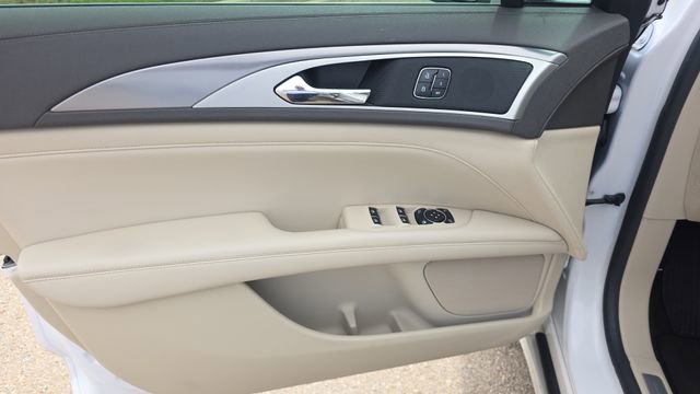 Used 2020 Lincoln MKZ w/ Convenience Package image 10