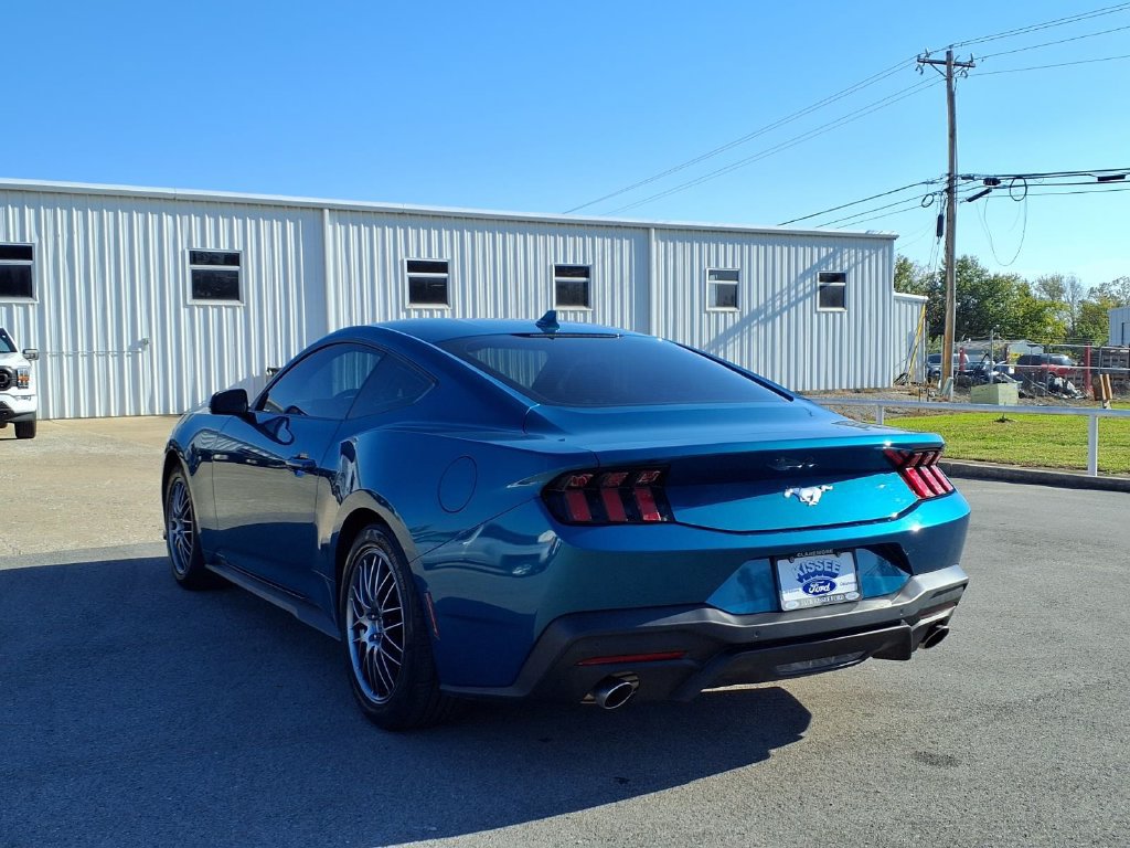 Used 2026 Ford Mustang Coupe RWD image 2