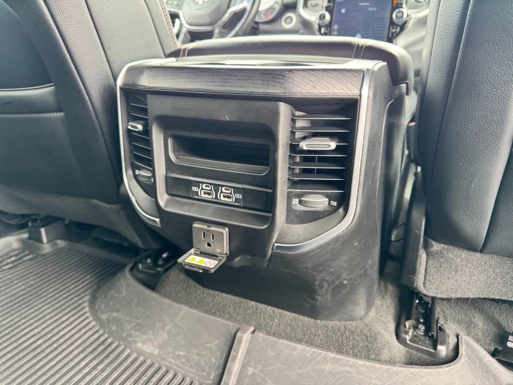 Used 2023 RAM 1500 Laramie AWD/4WD image 16