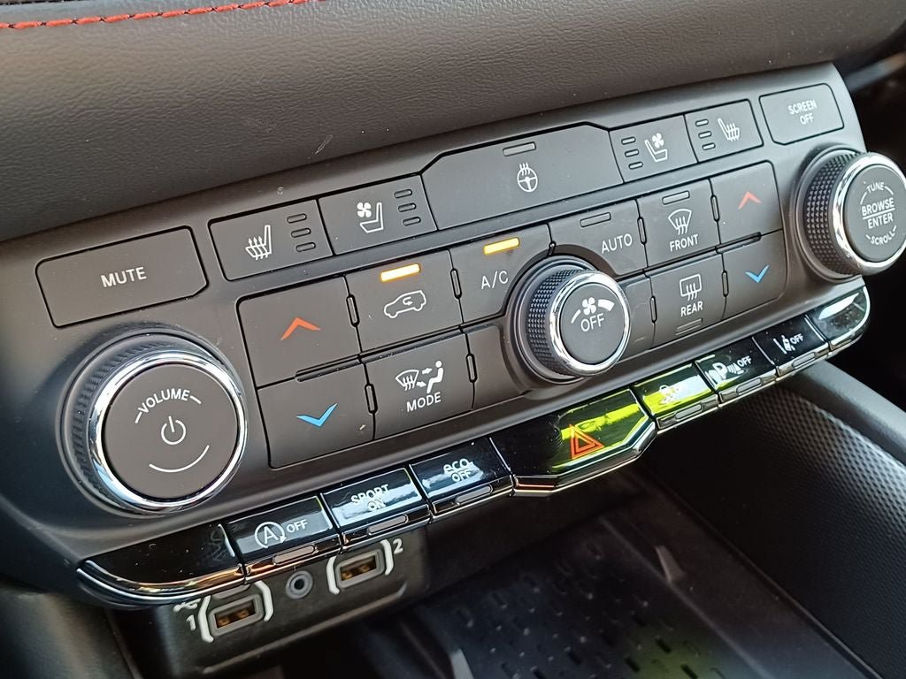 Used 2025 Dodge Durango GT AWD/4WD image 24