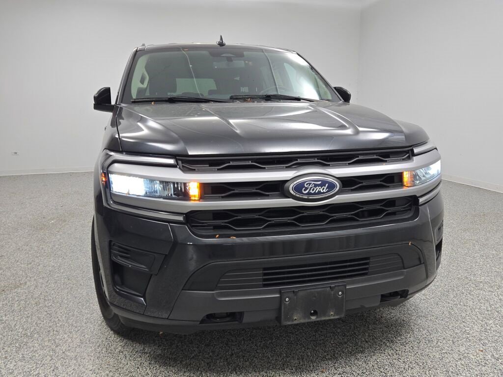 Used 2023 Ford Expedition Max XLT image 5