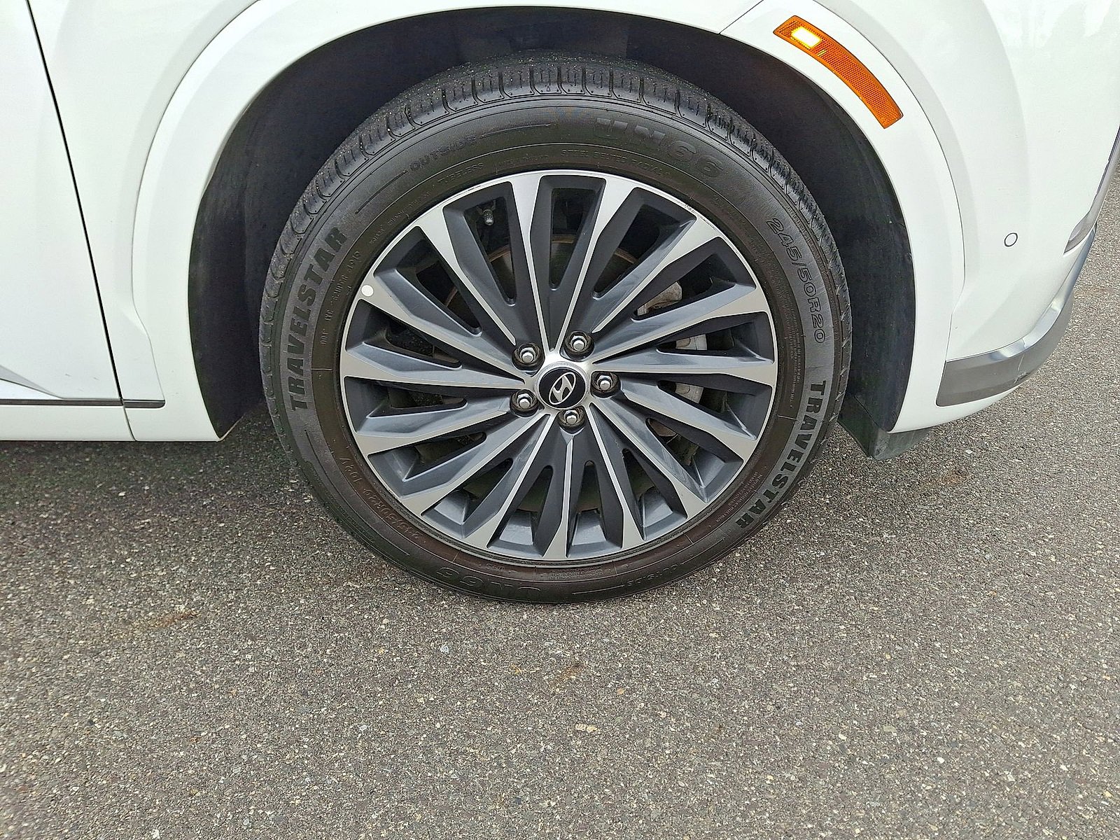 Used 2023 Hyundai Palisade Calligraphy image 33