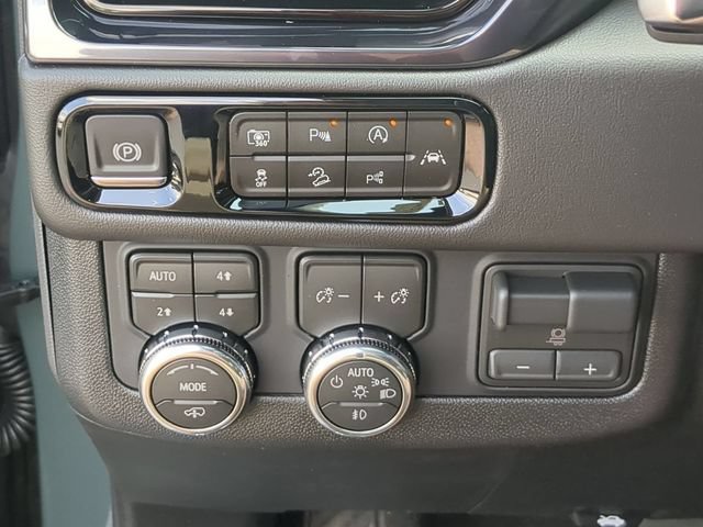 New 2026 GMC Yukon XL AT4 w/ AT4 Premium Plus Package AWD/4WD image 20