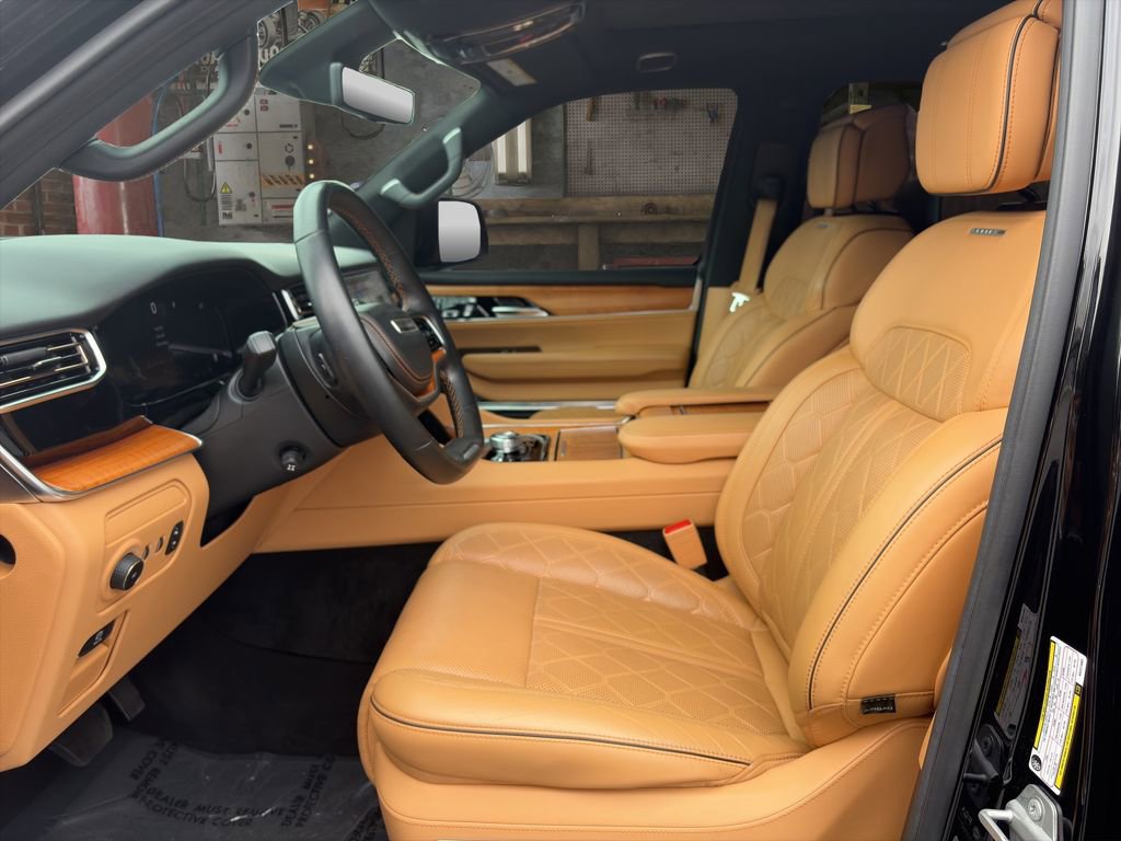 Used 2022 Jeep Grand Wagoneer Series III w/ Rear Seat Video Group 1 image 19