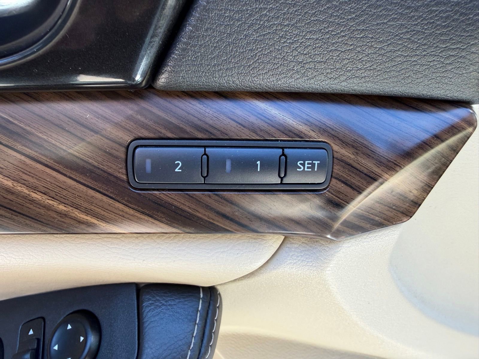 Used 2018 Nissan Maxima Platinum FWD image 16