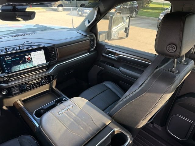 Used 2024 Chevrolet Silverado 3500 High Country w/ Technology Package AWD/4WD image 19