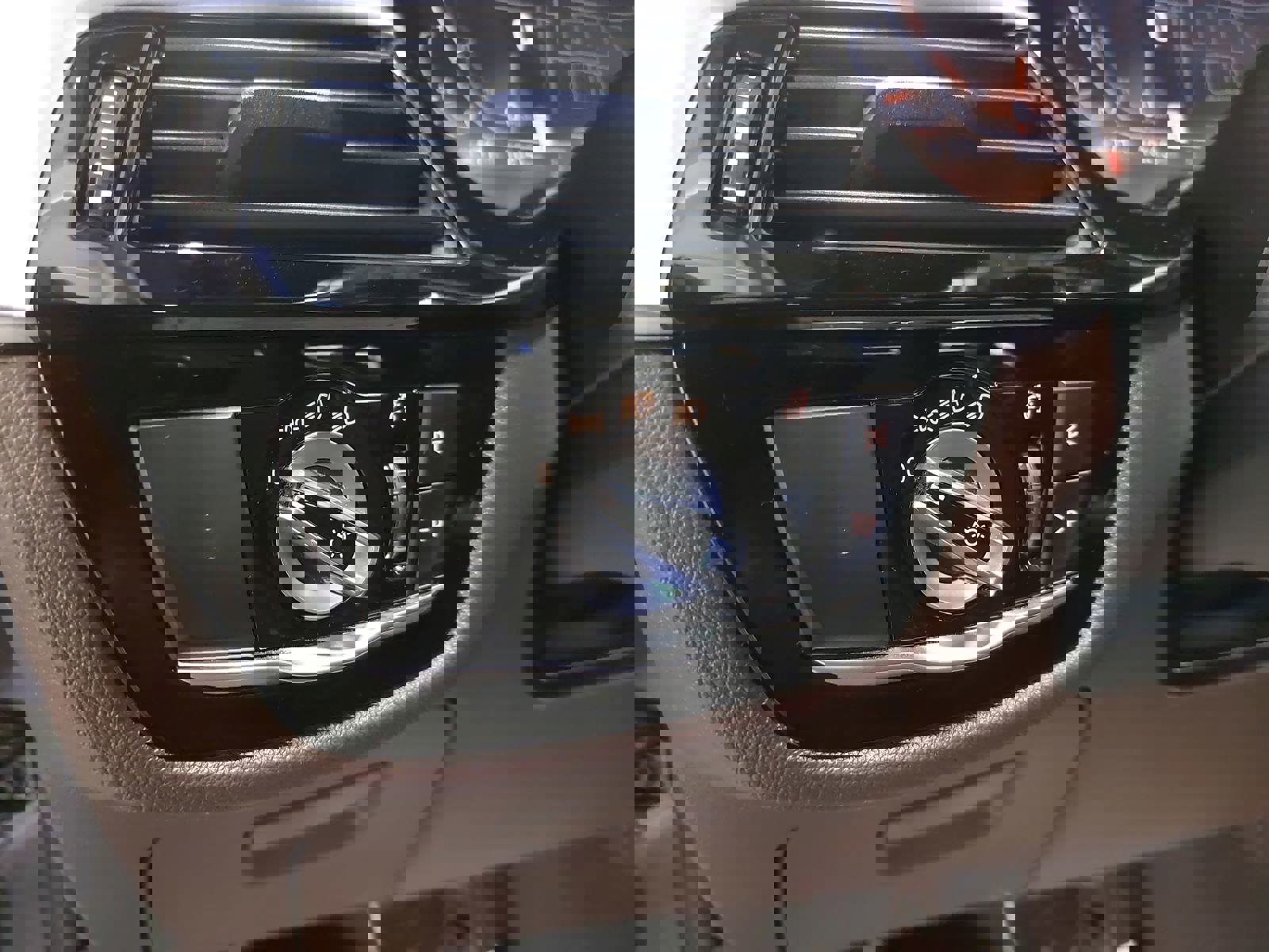 Used 2023 BMW 540i xDrive w/ M Sport Package image 27