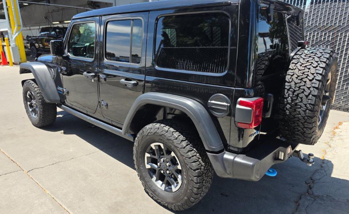 Used 2024 Jeep Wrangler Unlimited Rubicon 4xe w/ Safety Group AWD/4WD image 6