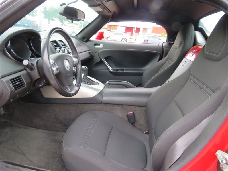 Used 2008 Saturn Sky RWD image 11