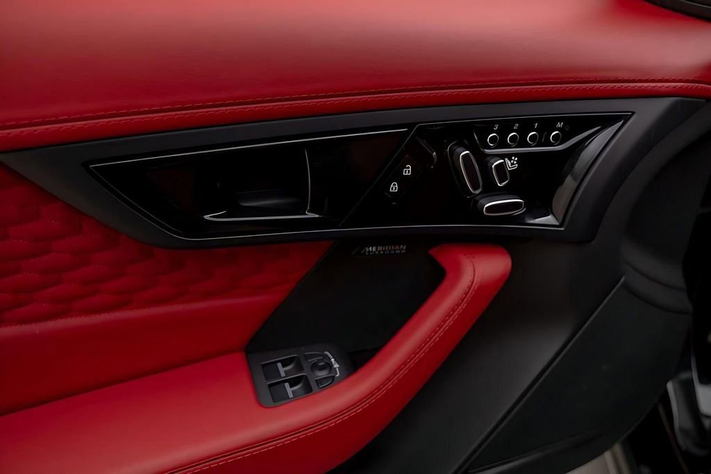 Used 2024 Jaguar F-TYPE R AWD/4WD image 18
