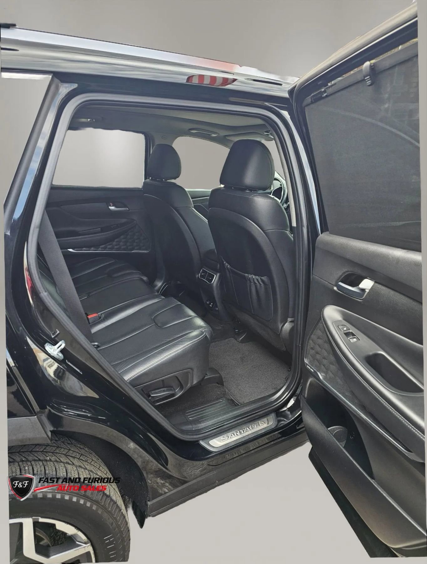 Used 2023 Hyundai Santa Fe Limited AWD/4WD image 9