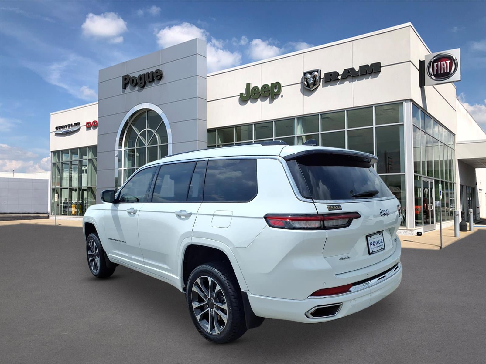 Used 2023 Jeep Grand Cherokee L Overland AWD/4WD image 3